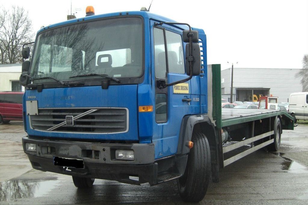 camion bisarca Volvo FL 250   Járműszállító + cs