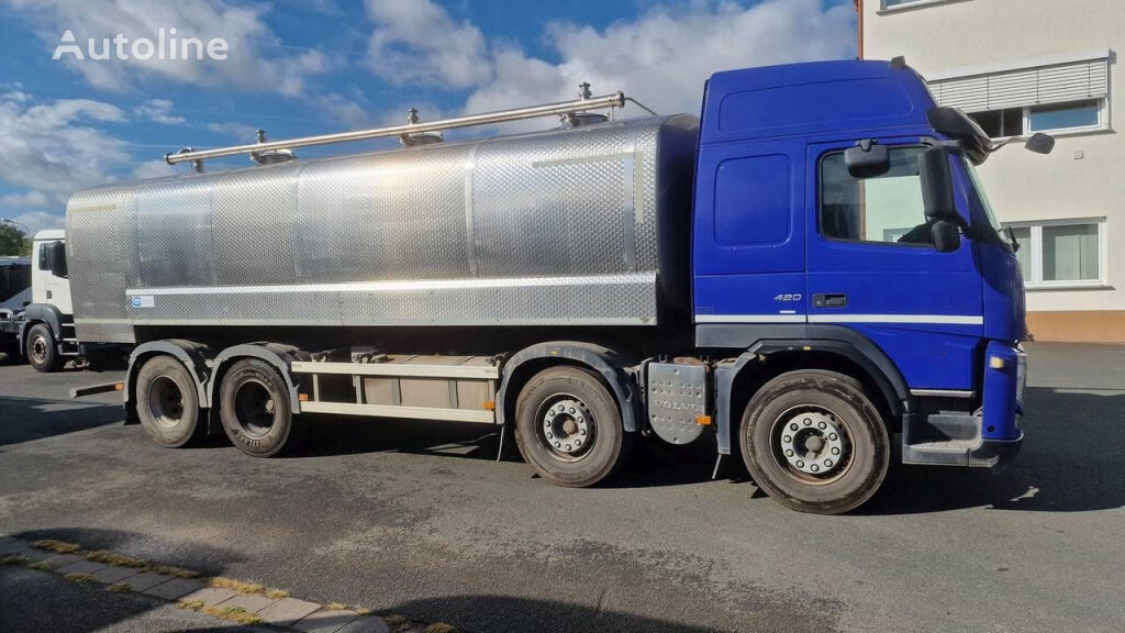 camion cisterna per latte Volvo FM82R (Nr. 5257)