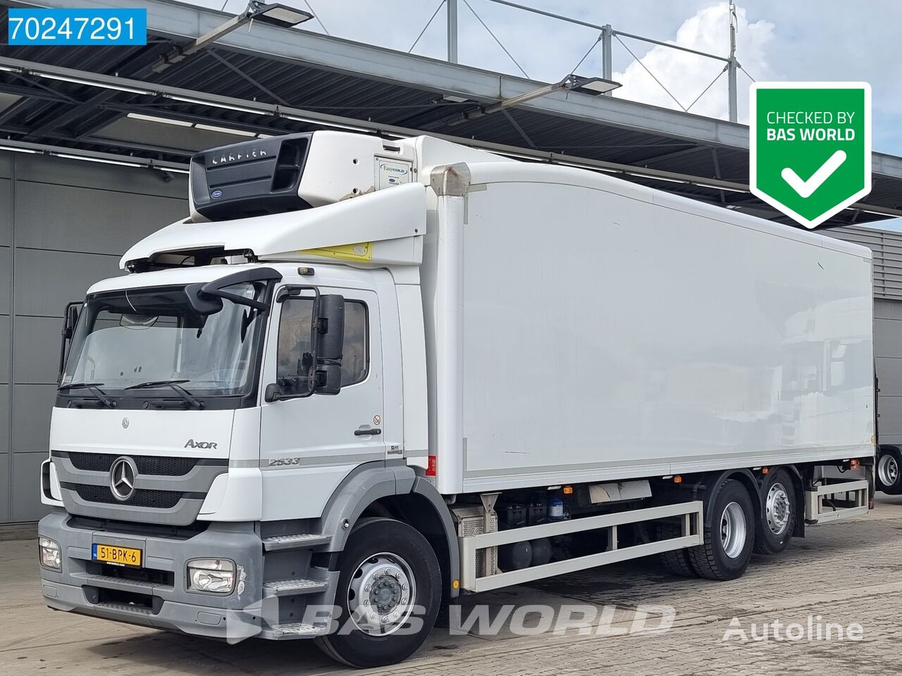 camion frigo Mercedes-Benz Axor 2533 6X2 NL-Truck Manual Liftachse Ladebordwand Euro 5