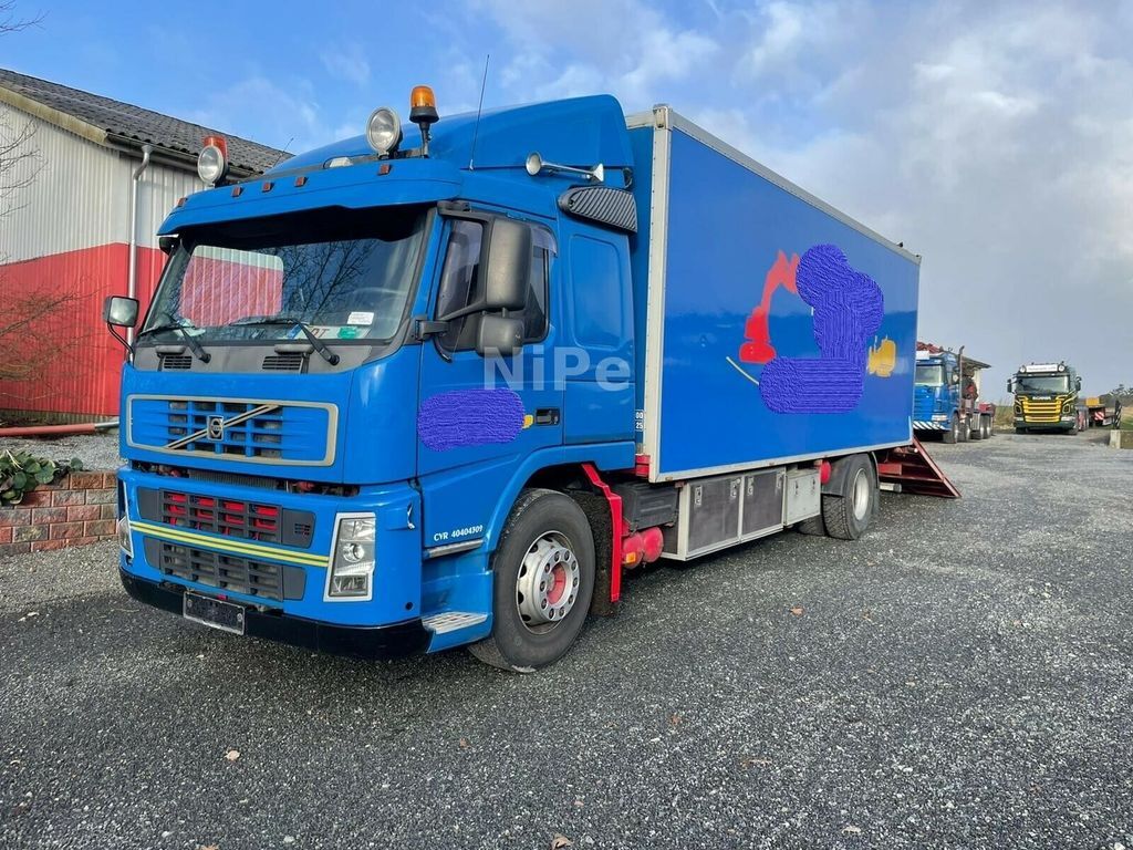 camion furgone Volvo FM 9