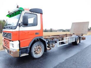 camion portacontainer Volvo FM12