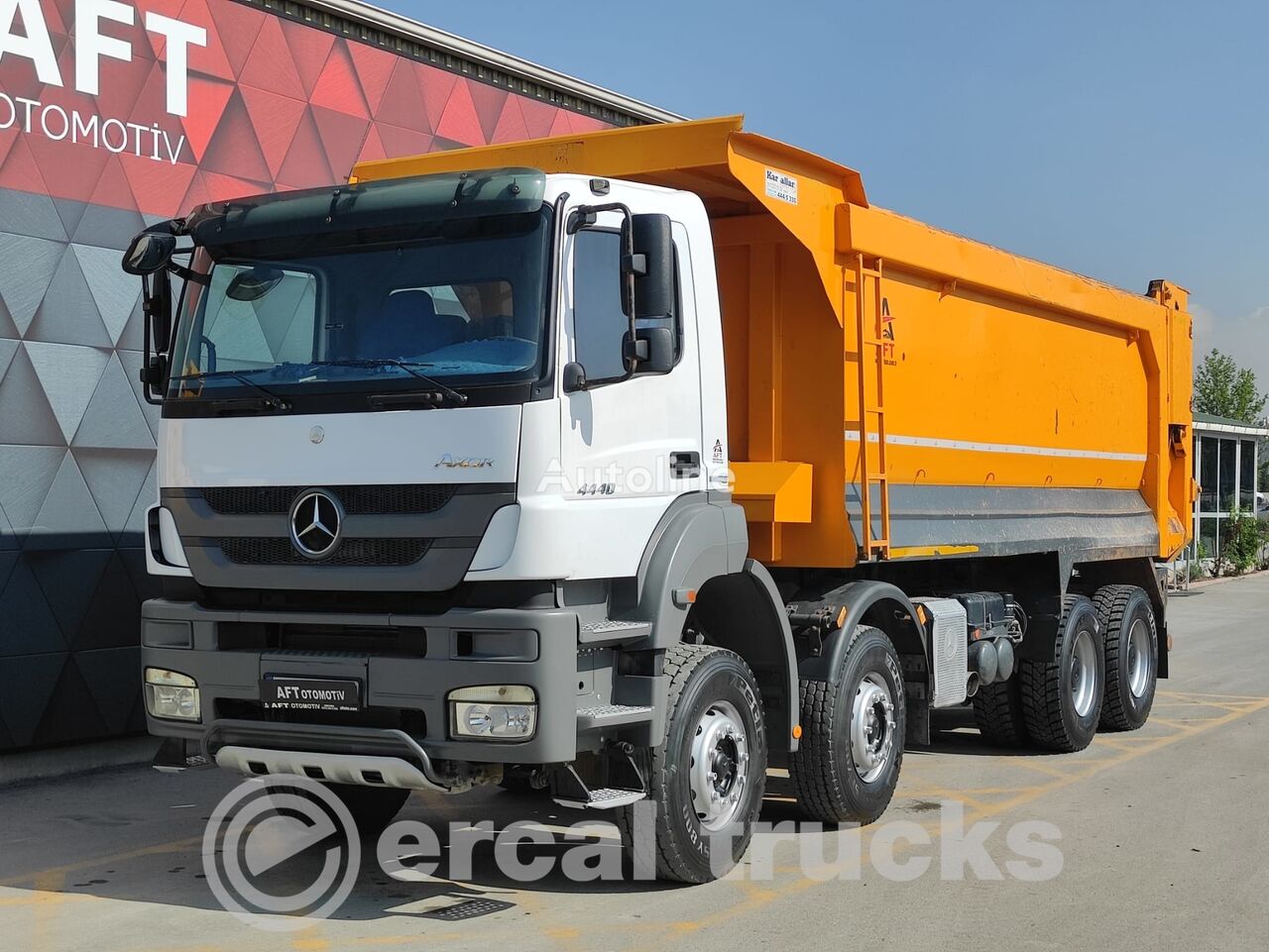 camion ribaltabile Mercedes-Benz 2015 AXOR 4440 E5 8x4 HARDOX TIPPER