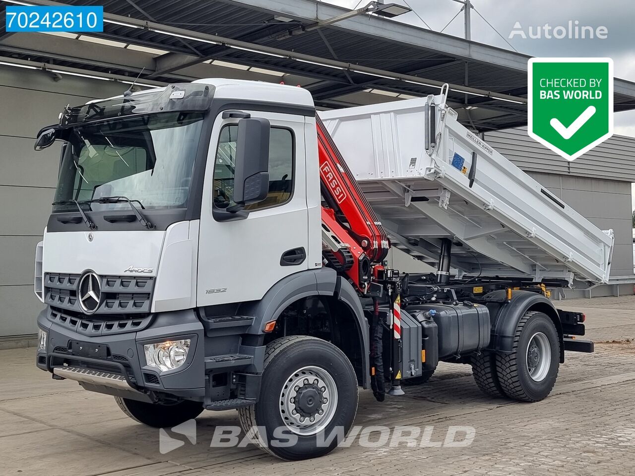 camion ribaltabile Mercedes-Benz Arocs 1832 4X4 Fassi F120B Kran Crane Meiller 3-Seiten Big-Axle nuovo