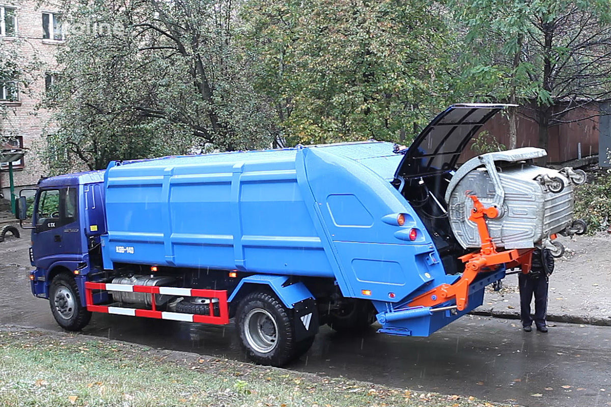 camion dei rifiuti FOTON DAIMLER Pressovalnyy musorovoz nuovo