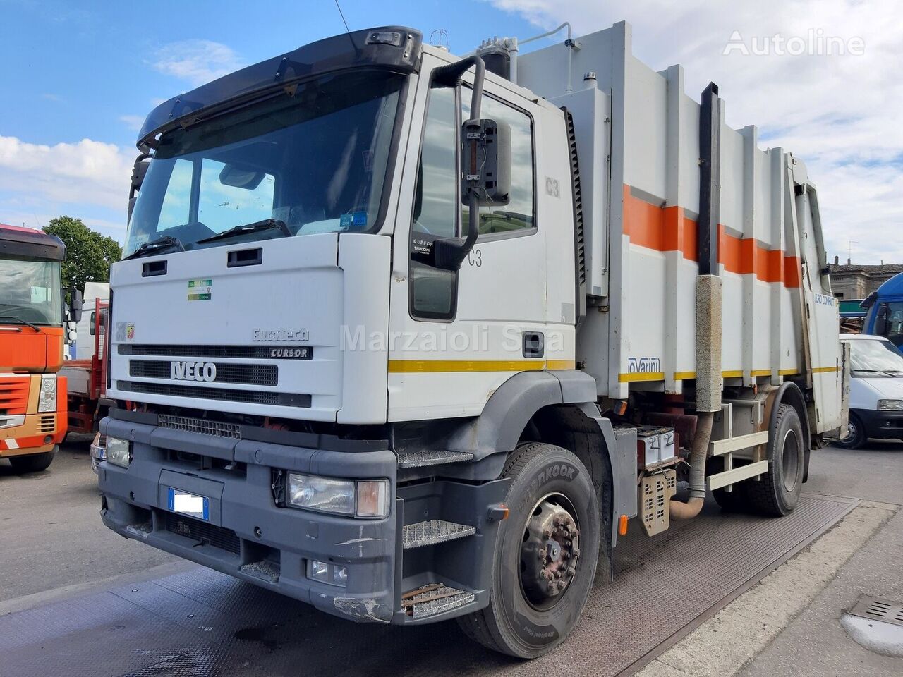 camion dei rifiuti IVECO 440E35