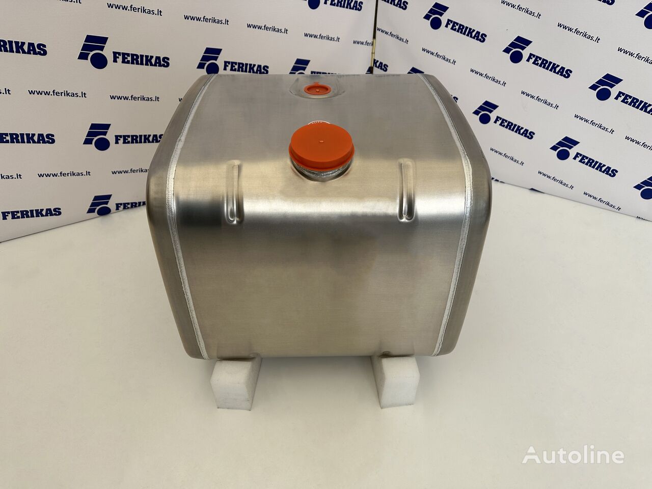 serbatoio carburante Mercedes-Benz New aluminum fuel tank 200L per trattore stradale Mercedes-Benz