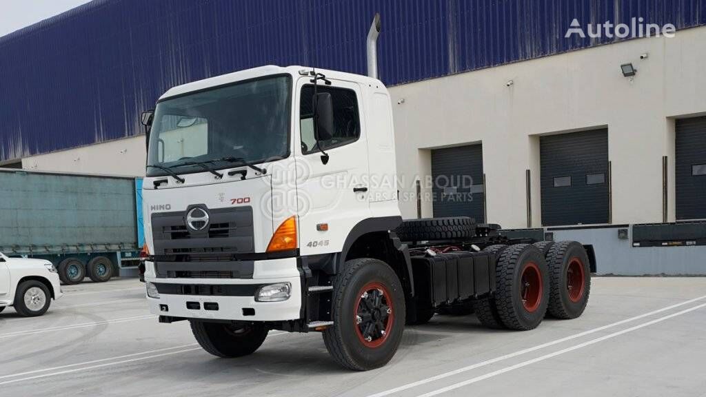 trattore stradale Hino SV nuovo